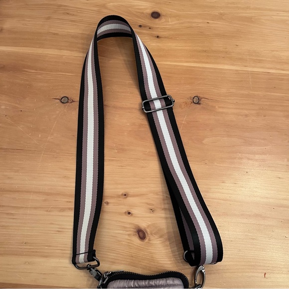 Think Royln The Cell Crossbody Bag Quilted in Pearl Latte ~ Retail $98 - Picture 14 of 14